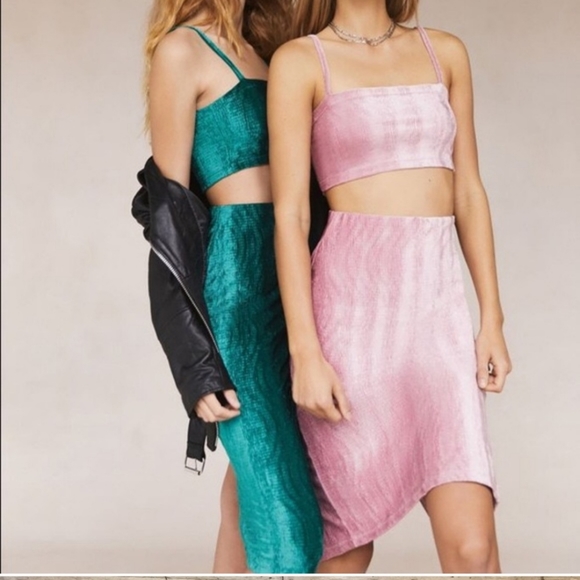 Urban Outfitters Dresses & Skirts - UO Kimmy Velvet High-Rise Pink Midi Skirt size XS